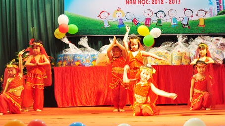 Nên để trẻ phát triển tự nhiên theo đúng năng khiếu của mình.