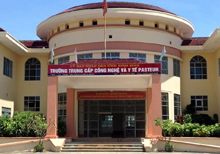 Trường Trung cấp Công nghệ và Y tế Pasteur.