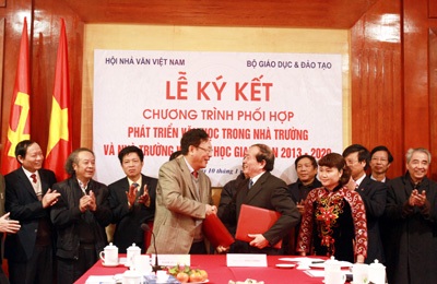 Đổi mới cách dạy và học môn Văn trong nhà trường - 1 Đổi mới cách dạy và học môn Văn trong nhà trường