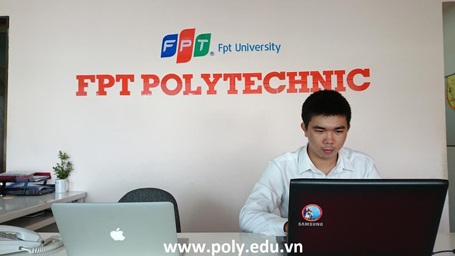 Tọa đàm: Từ tấm bằng nghề đến chủ doanh nghiệp - 11 Võ Chí Tùng - Cựu sinh viên FPT Polytechnic tư vấn cho độc giả Dân trí.