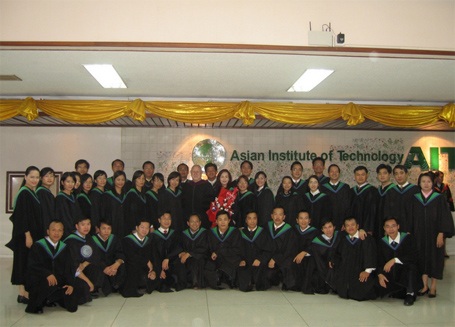 Lễ tốt nghiệp tại AIT - Bangkok.