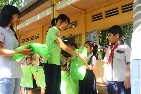 Học văn để sống - sống để yêu thuơng