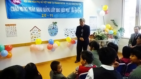 Giữ gốc cho người Việt ở nước ngoài - 1 Một lớp học tiếng Việt cho con em kiều bào tại Frankfurt, CHLB Đức