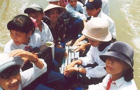 Hướng đến nền giáo dục thực học - 2 Quyền lựa chọn SGK cho việc dạy và học hoàn toàn thuộc về giáo viên và học sinh.