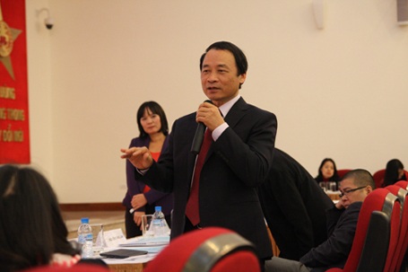 Ông Lê Duy Truyền, Phó Tổng Giám đốc Thông tấn xã Việt Nam trao đổi tại hội thảo.