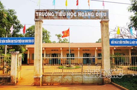 19 học sinh tiểu học bị thầy, cô giáo phạt… ăn ớt - 1 Trường Tiểu học cơ sở Hoàng Diệu, có 420 học sinh, phần đông là người dân tộc S’tiêng