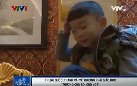 Cậu bé Đậu Đậu: Trường phái giáo dục "thương cho roi cho vọt" - 1 Bé Đậu Đậu - 6 tuổi.