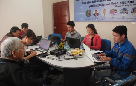 Tư vấn phương pháp ôn thi đại học môn Toán hiệu quả - 1 Quang cảnh buổi giao lưu tư vấn