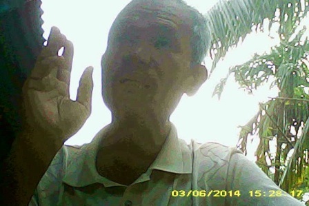 Ông L.V.L (phụ huynh) đại diện các cháu nói lên lời bức xúc với PV. (Ảnh: Hải Thọ)