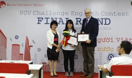 Nữ sinh Kim Liên đăng quang cuộc thi Hùng biện tiếng Anh BUV - 2 Top 12 thí sinh xuất sắc của cuộc thi Hùng biện tiếng Anh Thử thách BUV
