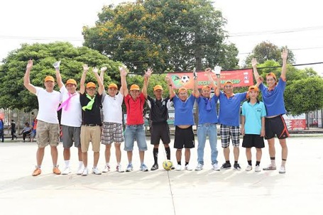 Maastricht MBA Vietnam - Ngày Hội thao gia đình 2014 - 2 Cùng chào cổ động viên thân yêu.