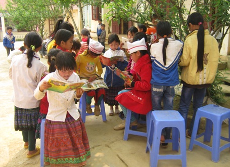 Thư viện trên... cây của học trò H'Mông - 1 Nguyên Chi