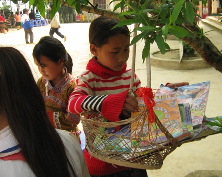 Thư viện trên... cây của học trò H'Mông - 3 Nguyên Chi