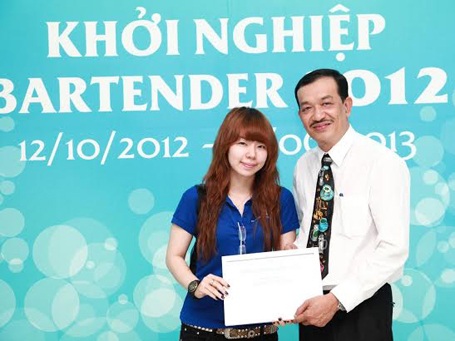 Học bổng đào tạo Bartender miễn phí - 2 Học viên hào hứng đăng ký tham gia “Khởi nghiệp Bartender”