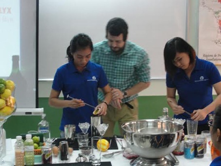 Học bổng đào tạo Bartender miễn phí - 3 Bartender quốc tế đến thăm và giao lưu cùng học viên khóa “Khởi nghiệp Bartender” 2012 - 2013