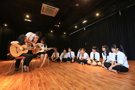 THPT FPT sơ tuyển thí sinh bằng bài kiểm tra năng lực - 2 Giờ sinh hoạt CLB Nghệ thuật của học sinh Trường THPT FPT.