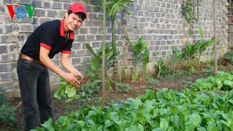 Chàng sinh viên có 3 bài báo trên các tạp chí quốc tế ISI - 1 Phạm Toàn Thắng trong một chuyến tham gia công tác tình nguyện.