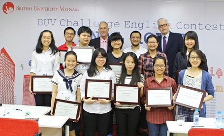 Nữ sinh Kim Liên đăng quang cuộc thi Hùng biện tiếng Anh BUV - 1 Top 12 thí sinh xuất sắc của cuộc thi Hùng biện tiếng Anh Thử thách BUV
