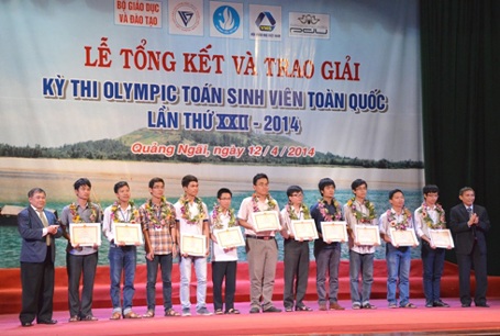 11 sinh viên Toán học ưu tú nhất Việt Nam năm 2014 - 2 Những sinh viên ưu tú về Toán học tại kỳ thi Olympic Toán sinh viên toàn quốc năm 2014.