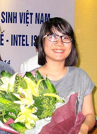 Tặng bằng khen các thí sinh đoạt giải Intel ISEF 2014 - 3 Thứ trưởng Nguyễn Vinh Hiển chụp ảnh cùng đoàn thí sinh Việt Nam