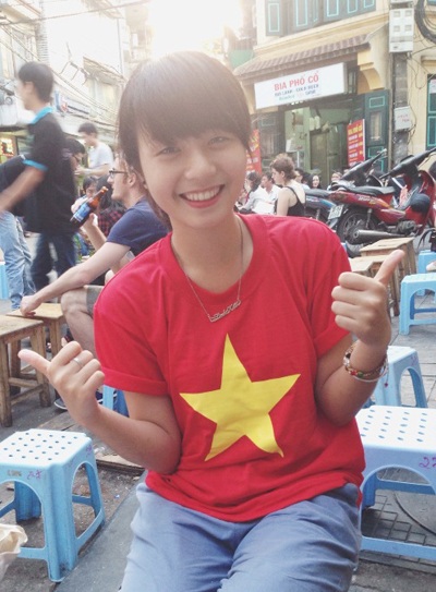 Gặp nữ sinh xinh đẹp "ôm vì hòa bình" - 2 Bảo Linh - nhân vật chính trong clip Ôm vì hòa bình