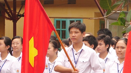 Chào cờ và hát Quốc ca giúp giáo dục lòng tự hào dân tộc