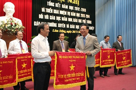 Đổi mới công tác thi đua, khen thưởng ngành Giáo dục