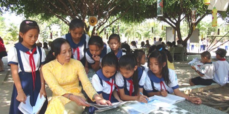 Dạy đạo đức trong nhà trường nặng về lý thuyết - 1 Dạy đạo đức trong nhà trường nặng về lý thuyết