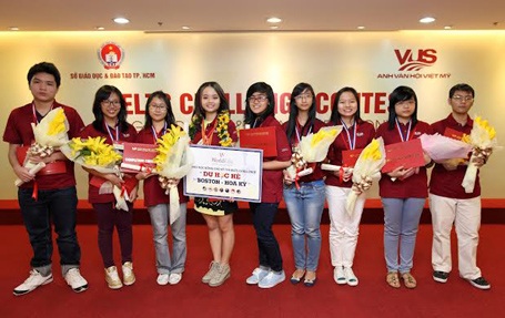 Chung kết IELTS Challenge: Nữ sinh 17 tuổi đoạt ngôi Quán quân - 2 9 thí sinh đạt giải Nhất, Nhì , Ba cuộc thi IELTS Challenge 2014