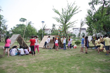 Hòa mình “thả ga” cùng hoạt động hè tại Vinhomes - 1 Các cư dân “nhí” tại Vinhomes Riverside không chỉ cùng nhau phối hợp trong cuộc thi cắm trại…