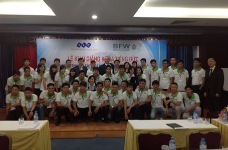 Hợp tác đào tạo quốc tế ngành nghề Xây dựng và Điều dưỡng - 2 Hình ảnh khai giảng khóa đầu tiên tại Cao đẳng FLC.