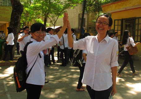 Thời sự biển Đông vào đề Văn thi tốt nghiệp - 9 Em Nguyễn Thị Linh Chi (