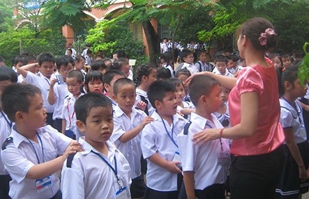 TPHCM: Siết “chạy trường” vào các quận trung tâm - 1 Năm học tới TPHCM siết “chạy trường” về các quận trung tâm, về trường tốt.