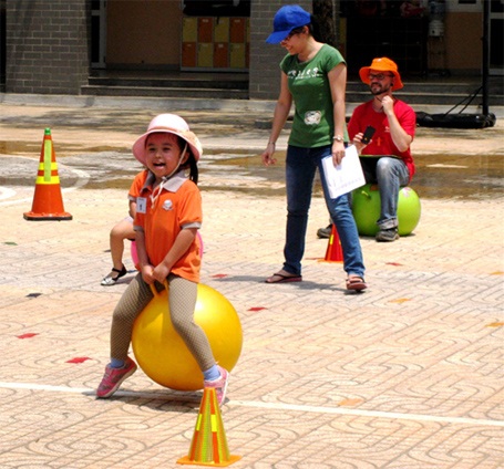 Bé về đích rồi. Hoan hô!!!