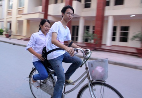 Chùm ảnh: Hồi hộp bước vào môn thi đầu tiên - 1 Mai Châm