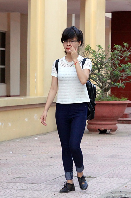 Chùm ảnh: Hồi hộp bước vào môn thi đầu tiên - 2 Mai Châm