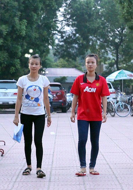 Chùm ảnh: Hồi hộp bước vào môn thi đầu tiên - 4 Mai Châm