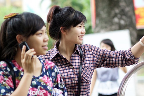 Thoải mái sau buổi thi cuối - 2 Mai Châm