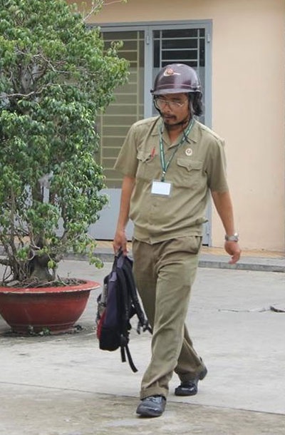 Mơ ước của thí sinh 48 tuổi - 1 Thí sinh Phan Minh Hùng (sinh năm 1966) dự thi vào Khoa Tiếng Pháp Trường ĐH Sư phạm TPHCM.