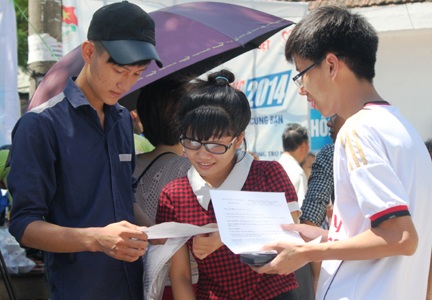 Nhiều thí sinh nhận xét đề Toán khó và có tính phân ɬoại cao. (Ảnh: Nguyễn Duy)