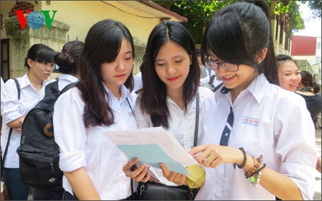 Khi kỳ thi THPT đủ tin cậy thì mới dùng điểm xét vào Đại học - 2 Thí sinh dự thi tốt nghiệp THPT năm 2014