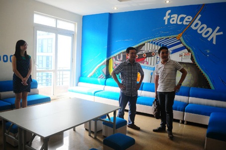 AiTi Education khai trương cơ sở 3 tại Cầu Giấy - 3 Phòng Lab Facebook là không gian cho các bạn trẻ lập trình sáng tạo website PHP như Facebook.