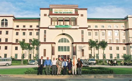 Đại học Tân Tạo - đại học Mỹ tại Việt Nam - 1 Đại học Tân Tạo - đại học Mỹ tại Việt Nam