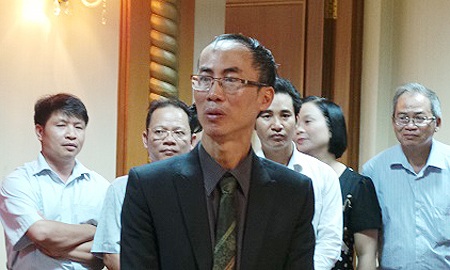 Những sự kiện thú vị xung quanh các thí sinh IMO của Việt Nam - 1 TS Lê bá Khánh Trình là người có lời giải đẹp và đạt giải đặc biệt ở IMO 1979
