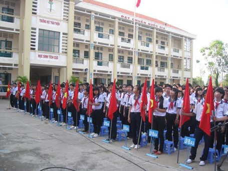 Bạn đọc phản ánh khoản thu đầu năm ở các trường - 2 Đồng phục đẹp nhưng đừng để nó trở thành nỗi lo của phụ huynh