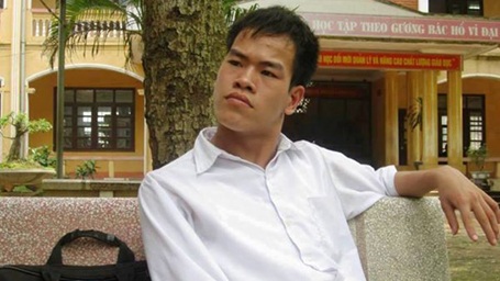 Lê Viết Thuận, chàng sinh viên giàu nghị lực