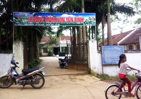 Không được đến trường vì... đã lên 3 - 1 Trường mầm non học nhờ tại nhà văn hóa thôn Thuống