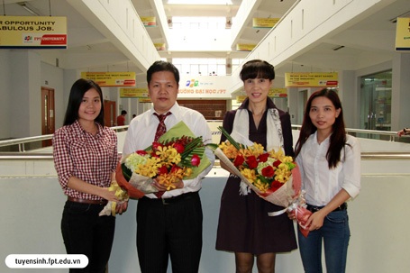 Giao lưu với hiệu trưởng đại học trẻ nhất Việt Nam về triết lý giáo dục mới - 1 Bắt đầu giao lưu với hiệu trưởng đại học trẻ nhất Việt Nam về triết lý giáo dục mới