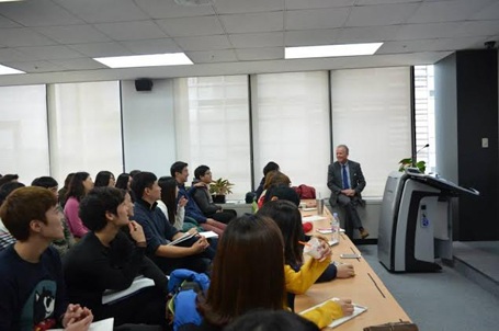 Nhiều trường đại học tại vương quốc Anh cấp học bổng - 1 Tư vấn “Học bổng Du học Anh quốc 2015”