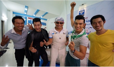 Dàn siêu mẫu thăm xưởng Nệm Kim Cương của Jimmii Nguyễn - 6 Dàn siêu mẫu thăm xưởng Nệm Kim Cương của Jimmii Nguyễn